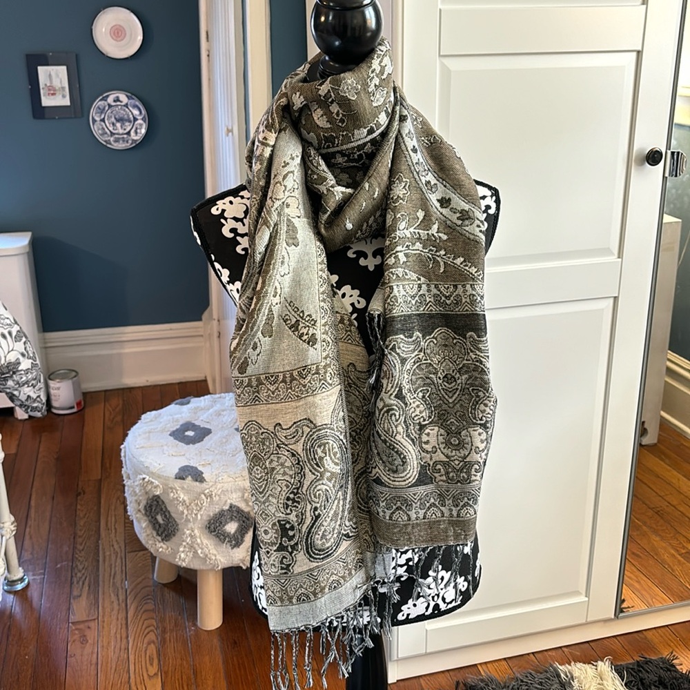 Scarf /Wrap women’s
